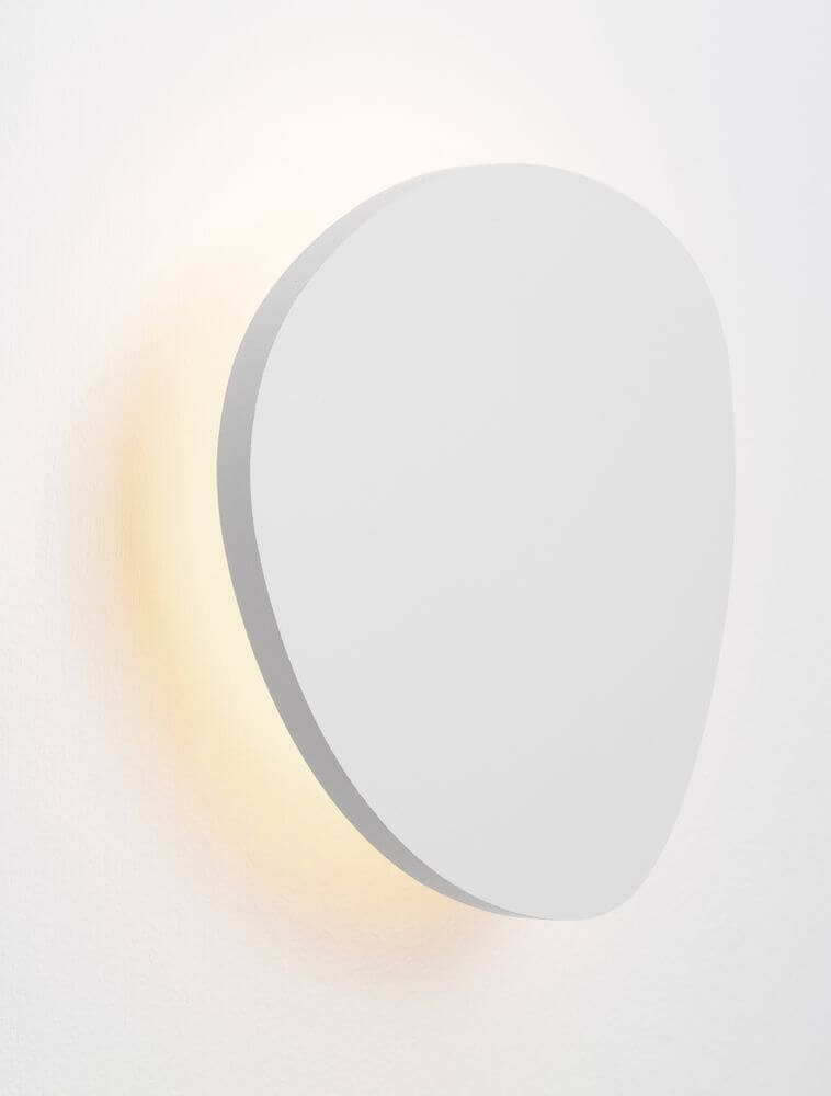 Atena LED Wandleuchte 3000K Weiß mit sanftem Lichtschein an der Wand.