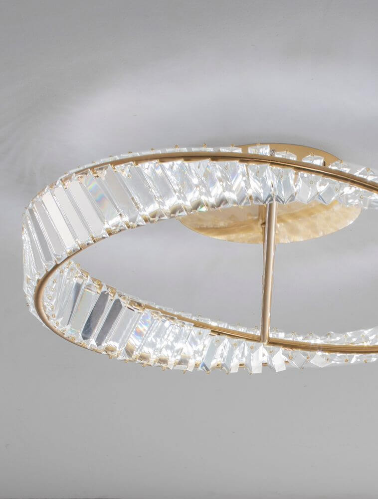 Aurelia LED Deckenleuchte Ø 60cm 3500K mit hochwertigem Kristall-Design und goldenem Rahmen.