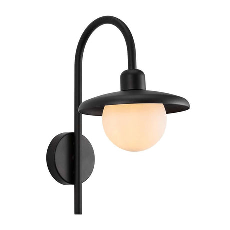 Außenwandlampe Berlo IP44 mit klassischem Vintage-Design, geschwungenen Linien und blendfreiem Licht