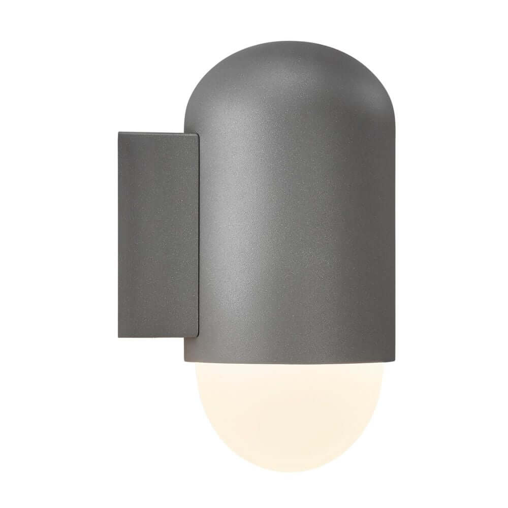 Außenwandlampe Heka IP54 in modernem Design aus Metall mit sanftem Licht.