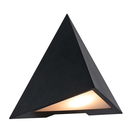 Außenwandlampe Konit IP44 mit geometrischem Dreiecksschirm und elegantem Licht nach unten