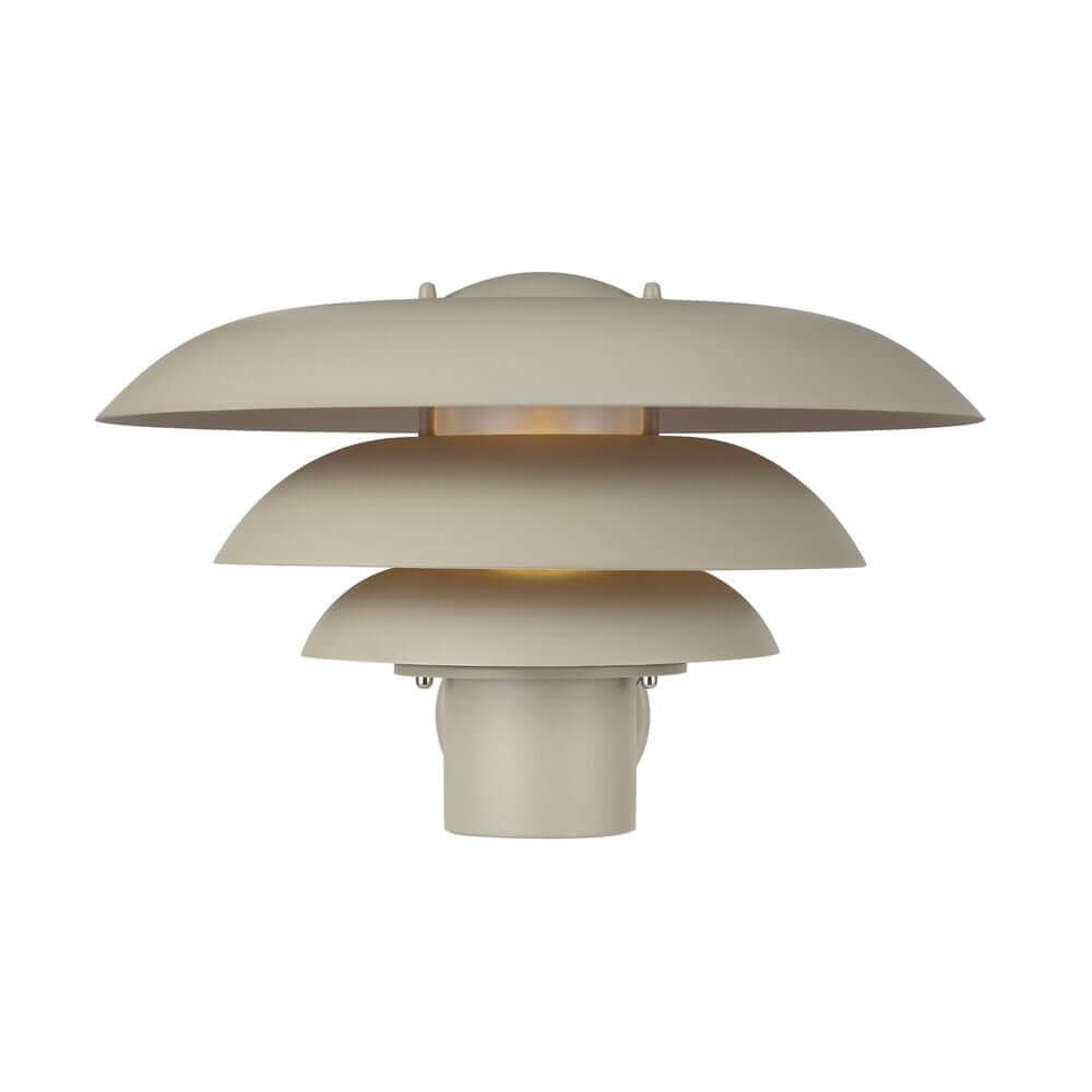 Außenwandlampe Kurnos 35 IP54 in modernem Design, ideal für Außenbereiche und wettersichere Beleuchtung.