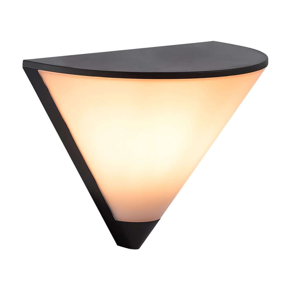Außenwandlampe Noorstad IP44 mit elegantem, architektonischem Design und 180° Lichtaustritt.