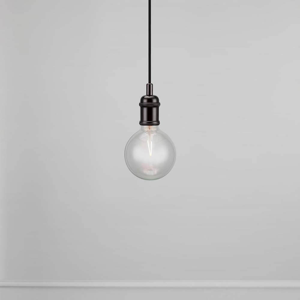 Avra Pendelleuchte mit Stoffkabel Schwarz – elegante Hängeleuchte mit Glühbirne ohne Lampenschirm.