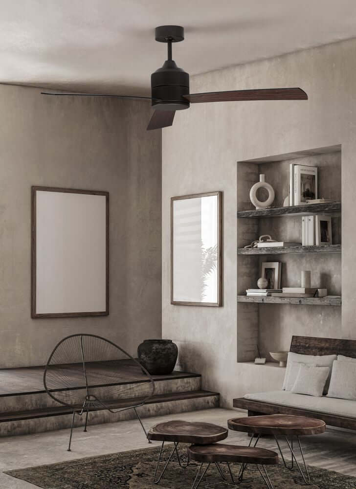 Axel Ventilator Ø 137 in modernem Wohnzimmer mit elegantem Design und Holzflügeln.