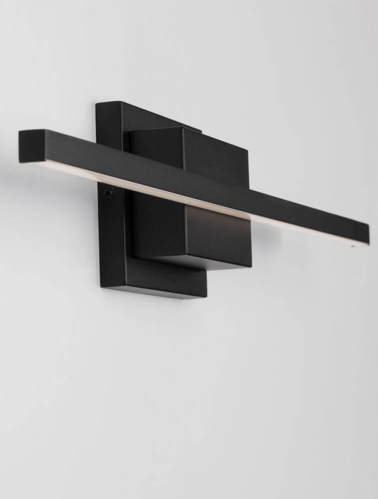 Azure LED Wandleuchte 3000K Schwarz in modernem Design an der Wand montiert.