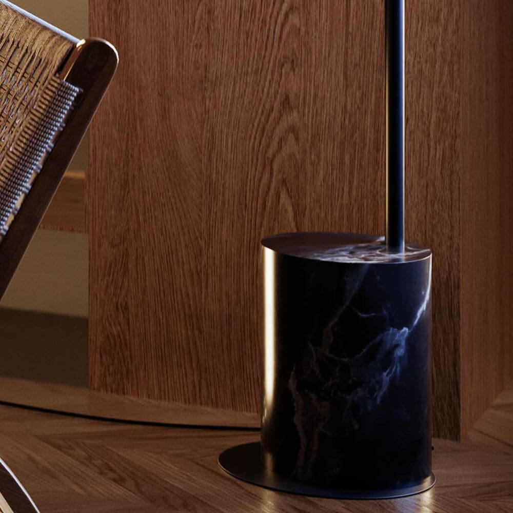 s.luce Lampa łukowa w kształcie kuli z nowoczesną marmurową podstawą