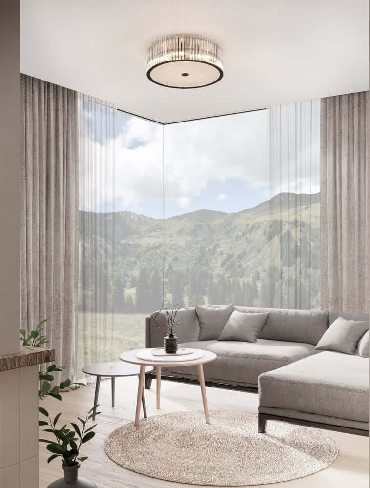 Moderne Wohnlandschaft mit Barok Deckenleuchte Ø 47cm und Blick auf die Natur.