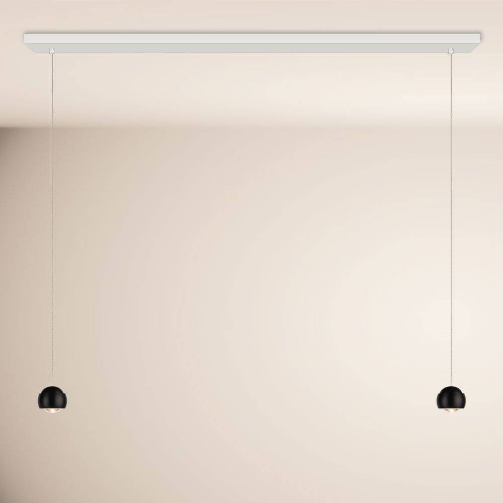 s.luce Beam LED Esstisch-Hängelampe Balken 160cm mit zwei hängenden Lampen in modernem Design.