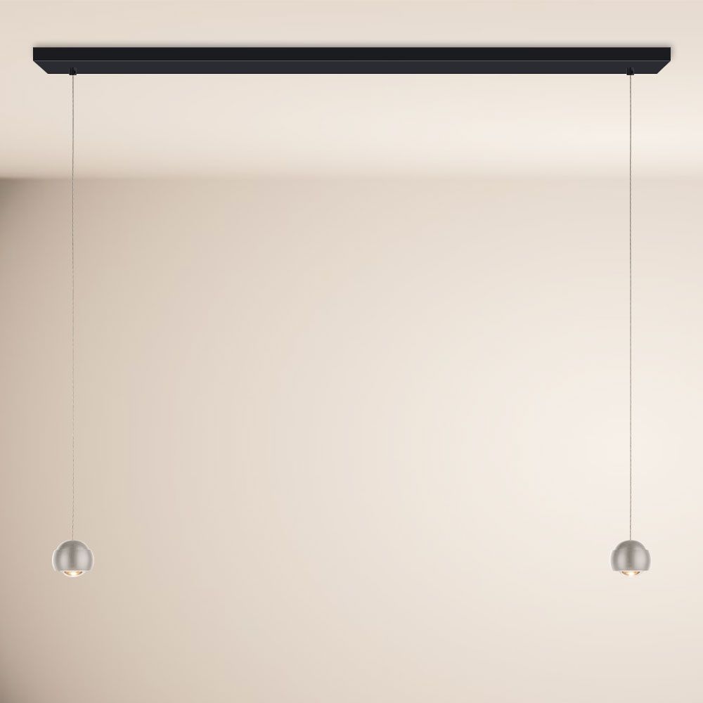 s.luce Beam LED Esstisch-Hängelampe Balken 160cm mit zwei Hängeleuchten auf einem modernen, minimalistischen Design.