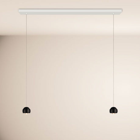 s.luce Beam LED Esstisch-Pendelleuchte Balken 120cm in elegantem Design mit zwei schwarzen Pendellichtern.