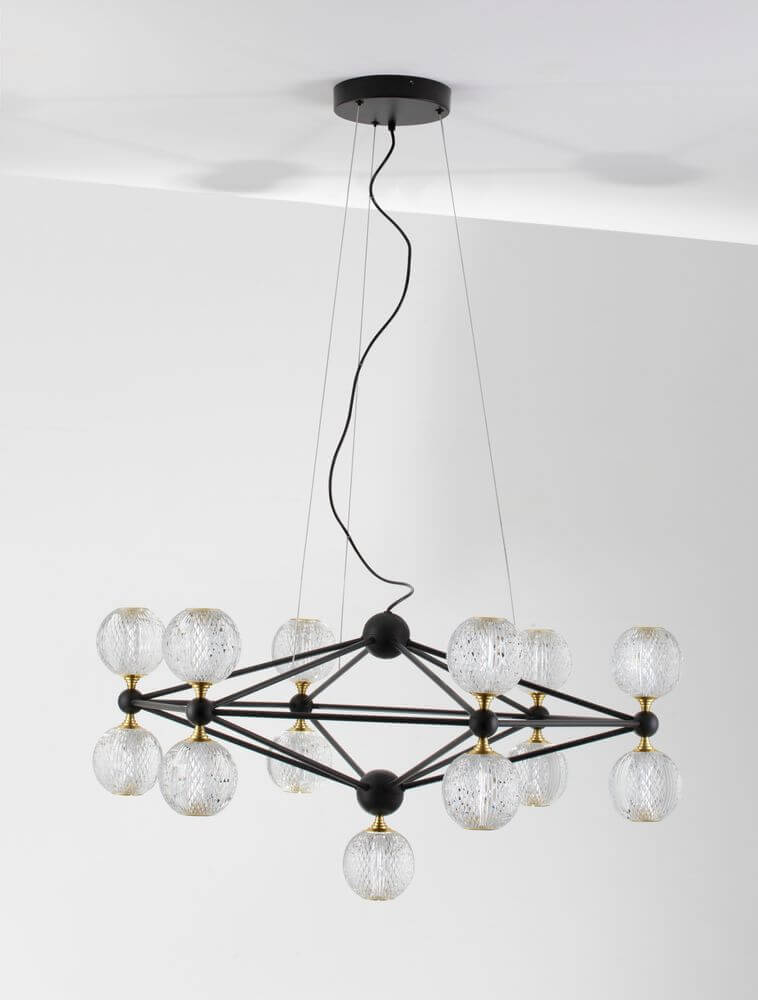 Belinda LED Pendelleuchte Ø 89cm 13-flammig mit geometrischem Design und gläsernen Leuchtkugeln.