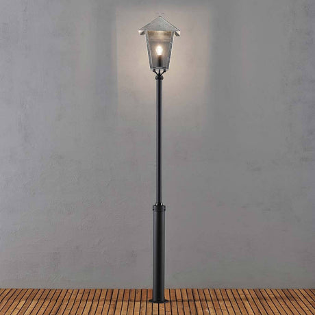 Benu vloerlamp van gegalvaniseerd staal, rokerig acrylglas op houten terras