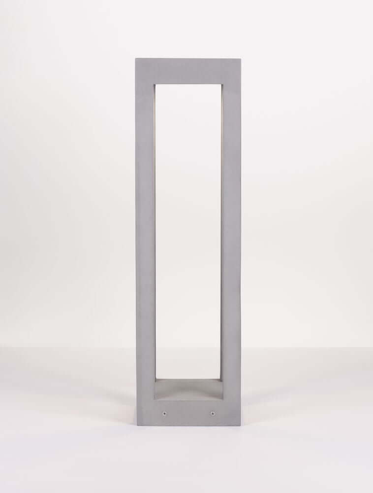 Bev Außenwegeleuchte Grau aus robustem Beton mit hochwertigem Glas für eine langlebige Nutzung.