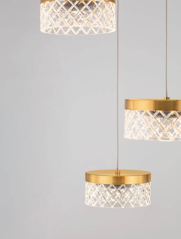 Bion LED Pendelleuchte 5-flammig Ø 50cm 3000K Gold hängend mit klaren Kristallelementen