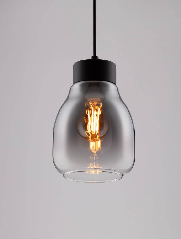 Blacu Pendelleuchte Schwarz mit rauchfarbenem Glas und elegantem Design für individuelle Beleuchtung.