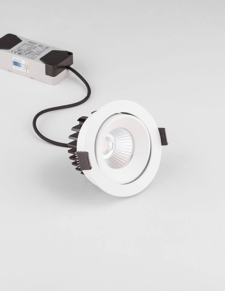 Blade LED Außeneinbauspot mit modernem Design und energieeffizienter Technologie, Außeneinsatz geeignet.