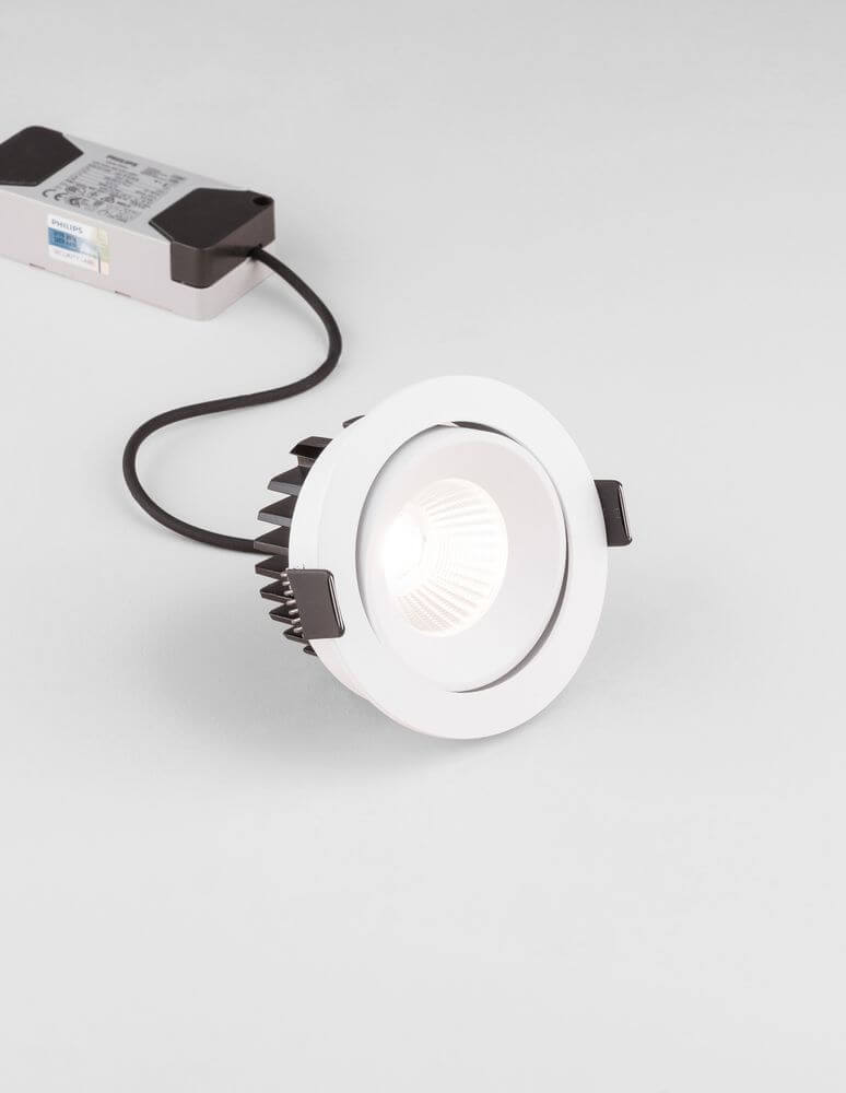 BLADE LED Außeneinbauspot in weiß mit modernem Design und energieeffizienter Technologie.
