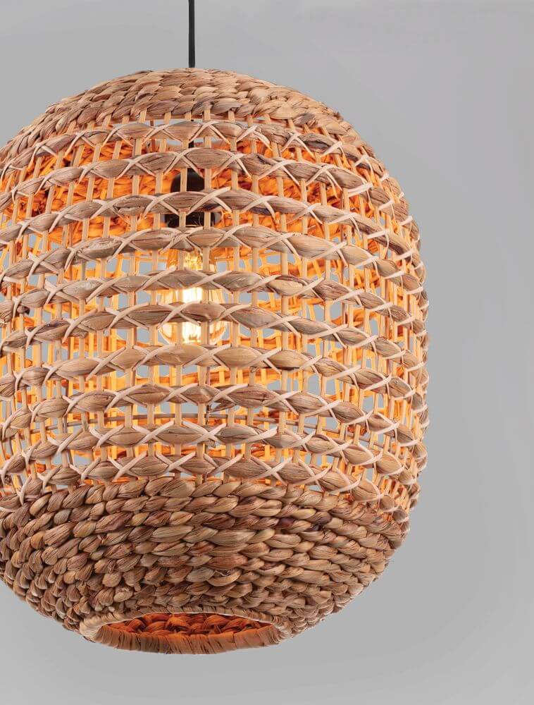Bola Pendelleuchte Ø 42cm Braun aus Wasserhyazinthe im BOHO-Stil, ideal für gemütliche Räume.