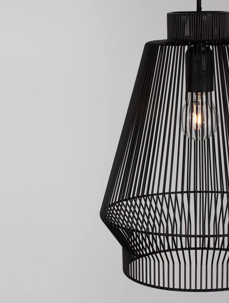 Bredo Pendelleuchte Ø 27,5cm Schwarz mit eleganten Drahtgitter-Design und dimmbarem Leuchtmittel.