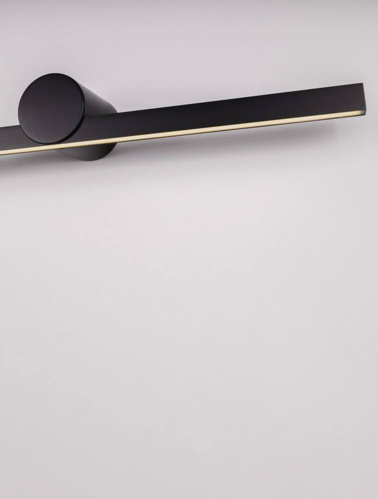 Breggo Wandleuchte 61cm 3000K IP54, moderne schwarze Wandleuchte für stilvolle Beleuchtung.