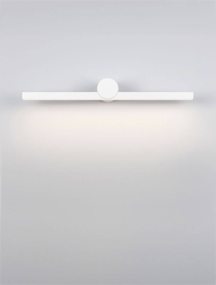 Breggo Wandleuchte 61cm 3000K IP54 in modernem Design mit weißer Oberfläche.