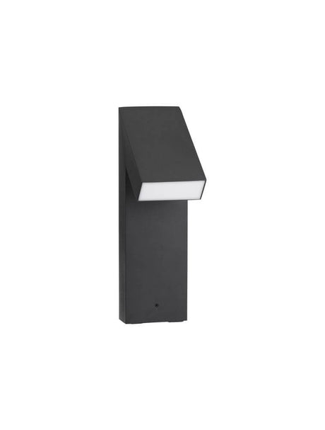 Brigitta LED Udendørs bundlys 3000K sort IP65 i moderne design til udendørsbelysning.