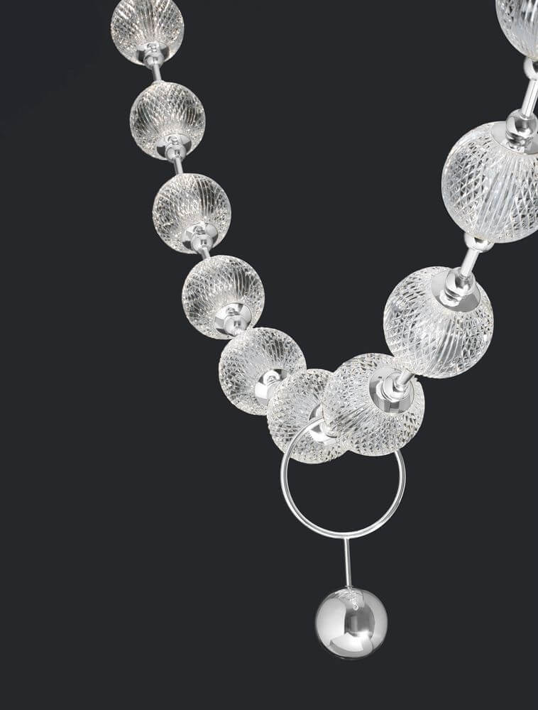 Brillante LED Pendelleuchte 12-flammig 3200K, elegante Struktur mit transparenten Glaskugeln und chromfarbenen Akzenten.