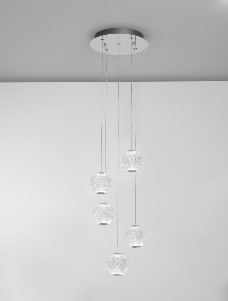 Ifos LED Wandleuchte 3000K Schwarz in stilvollem Design mit fünf Pendelleuchten.