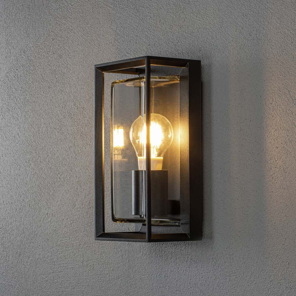 Brindisi Vintage Außen Wandleuchte im Vintage-Stil aus Metall mit E27 Fassung und Bewegungsmelder.