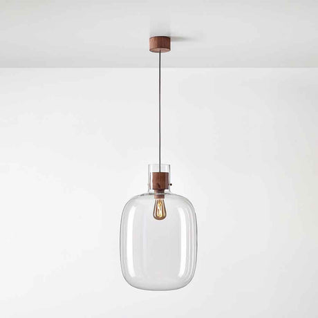 Brokis Hängeleuchte Awa Large mit klarem Glas und Holzdetails, schwebend von der Decke.