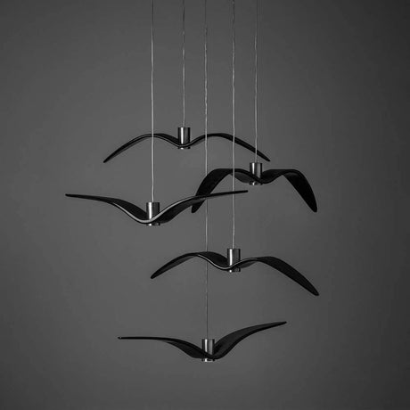 Brokis hengelampe Night Birds vertikale vinger 61 cm i svart design.