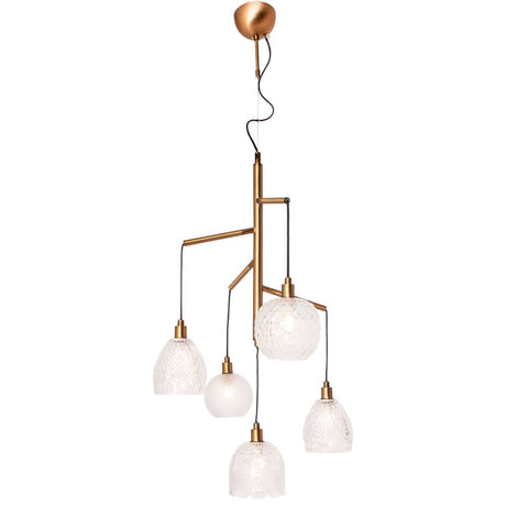 Suspension Grace à 5 lampes avec des abat-jours en verre dépoli et une structure en laiton pour un intérieur moderne.
