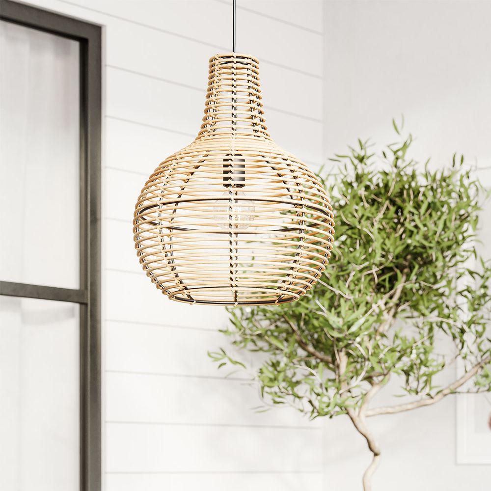 Granada Pendelleuchte aus Rattan, höhenverstellbare Hängeleuchte mit birnenförmigem Schirm aus naturfarbenem Rattan.