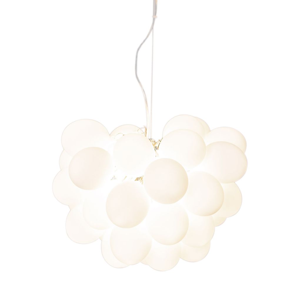 Riesige Glas Hängeleuchte Gross Ø 50cm Weiß mit 37 feinen Glasperlen in mattweiß, die einen wunderbaren Schimmer abgeben.