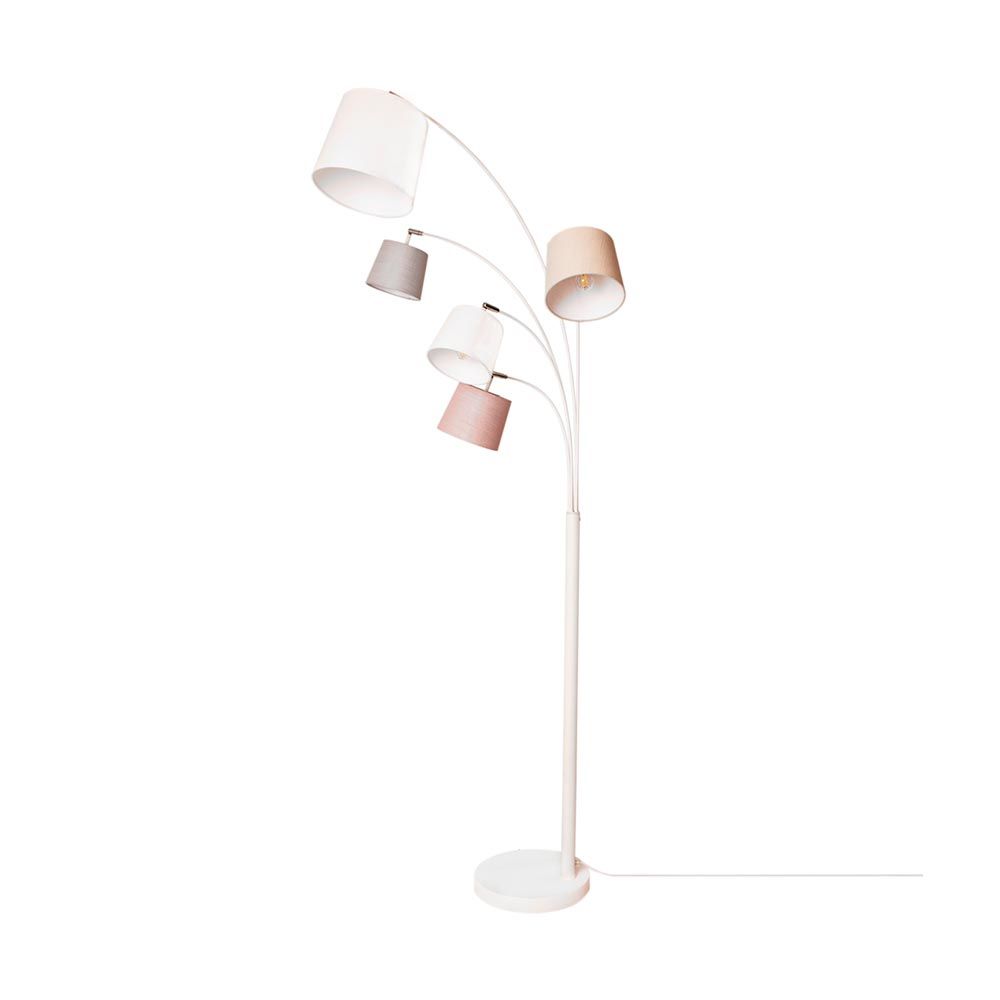 Stående lampe Foggy 5-armet 200 cm med fem forskjellige lampeskjermer i harmoniske farger.