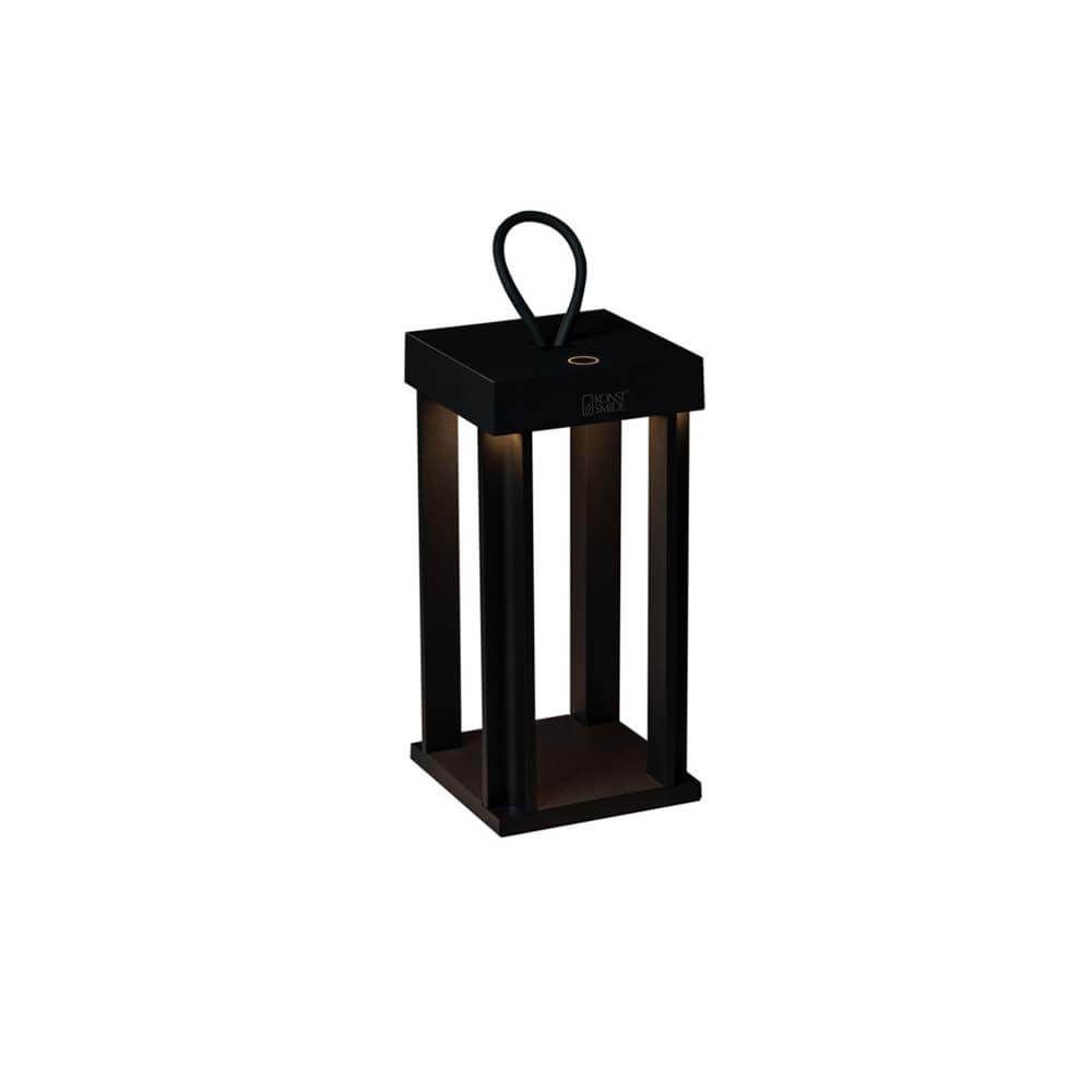 Cannes Outdoor USB-Laterne IP54 in Schwarz, 42cm hoch, dimmbar, ideal für den Außenbereich.
