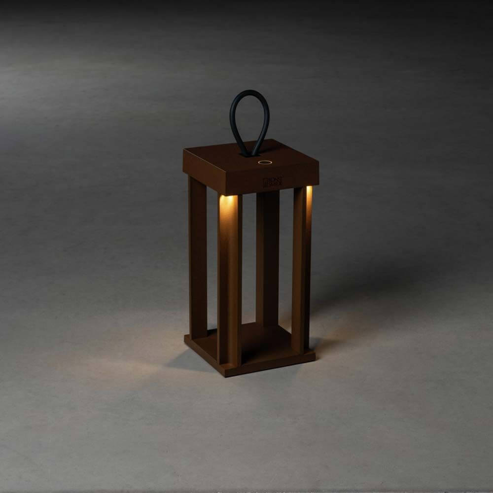 Cannes Outdoor USB-Laterne IP54 in Rostfarben mit dimmbarem Licht und tragbarem Griff