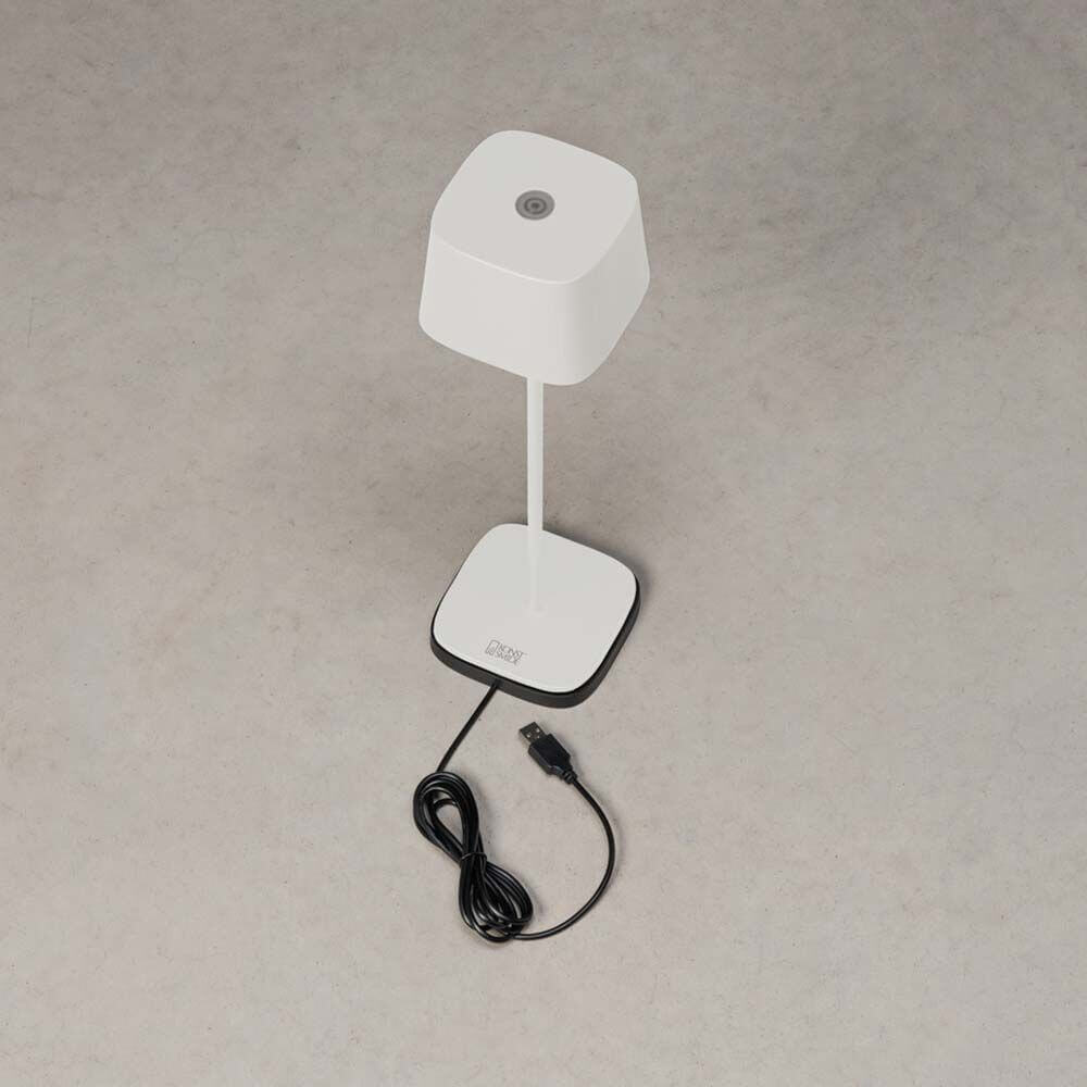 Capri USB-Tischleuchte IP54 in Weiß mit USB-Kabel und dimmbarem Licht.