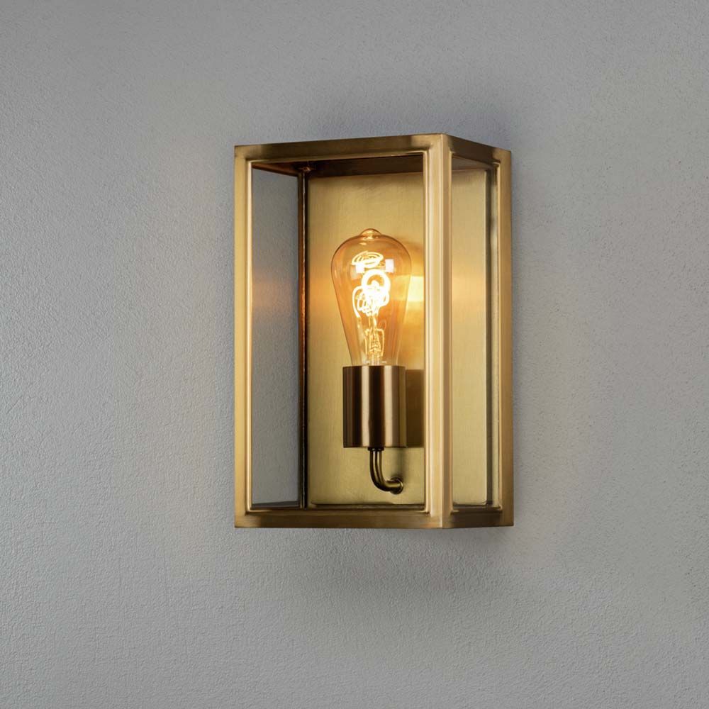 Carpi Wandleuchte Stahl IP44 mit klarem Glas und E27 Fassung in modernem Design.