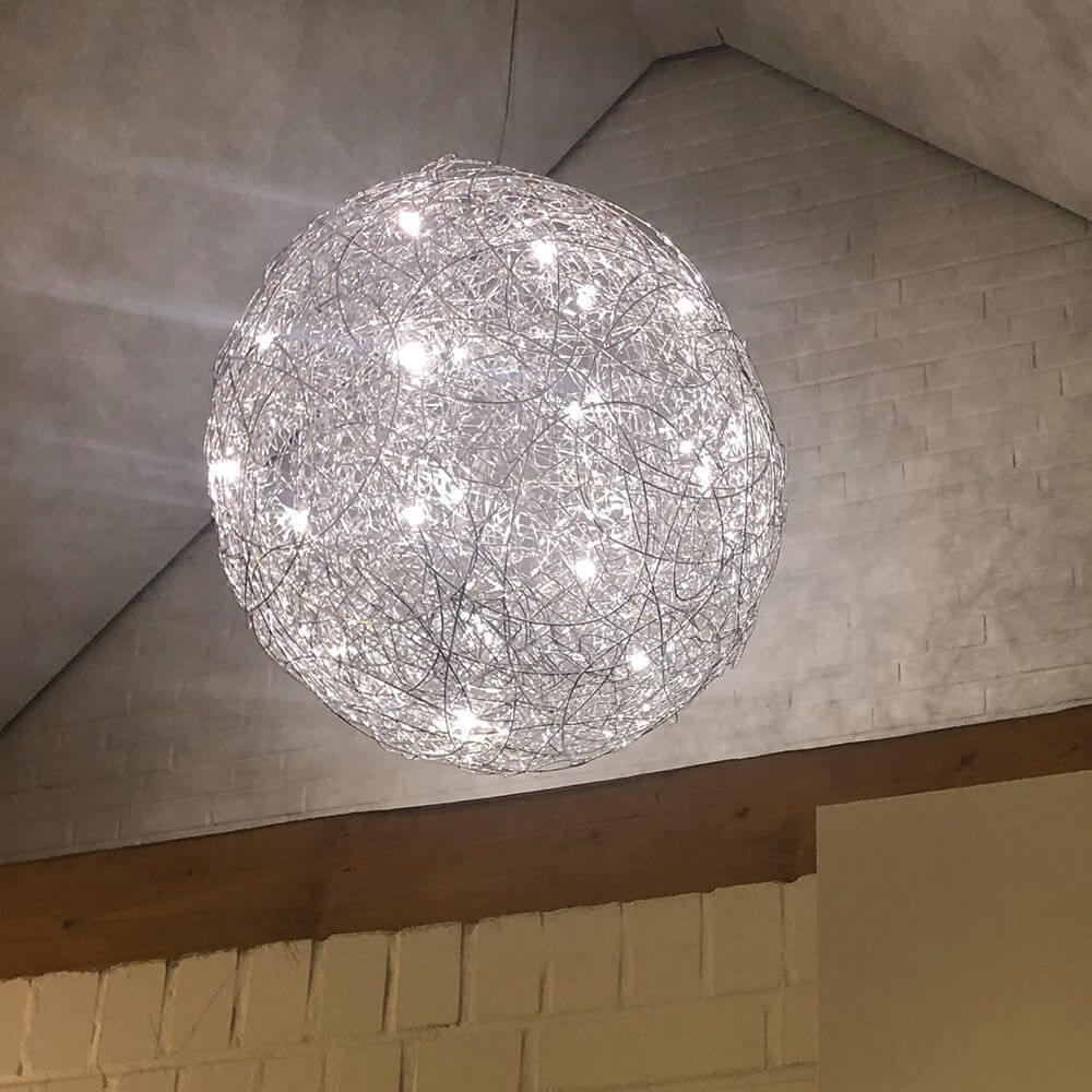 Catellani & Smith Fil de Fer LED Außen-Hängelampe aus Aluminiumdraht mit leuchtenden Lämpchen.