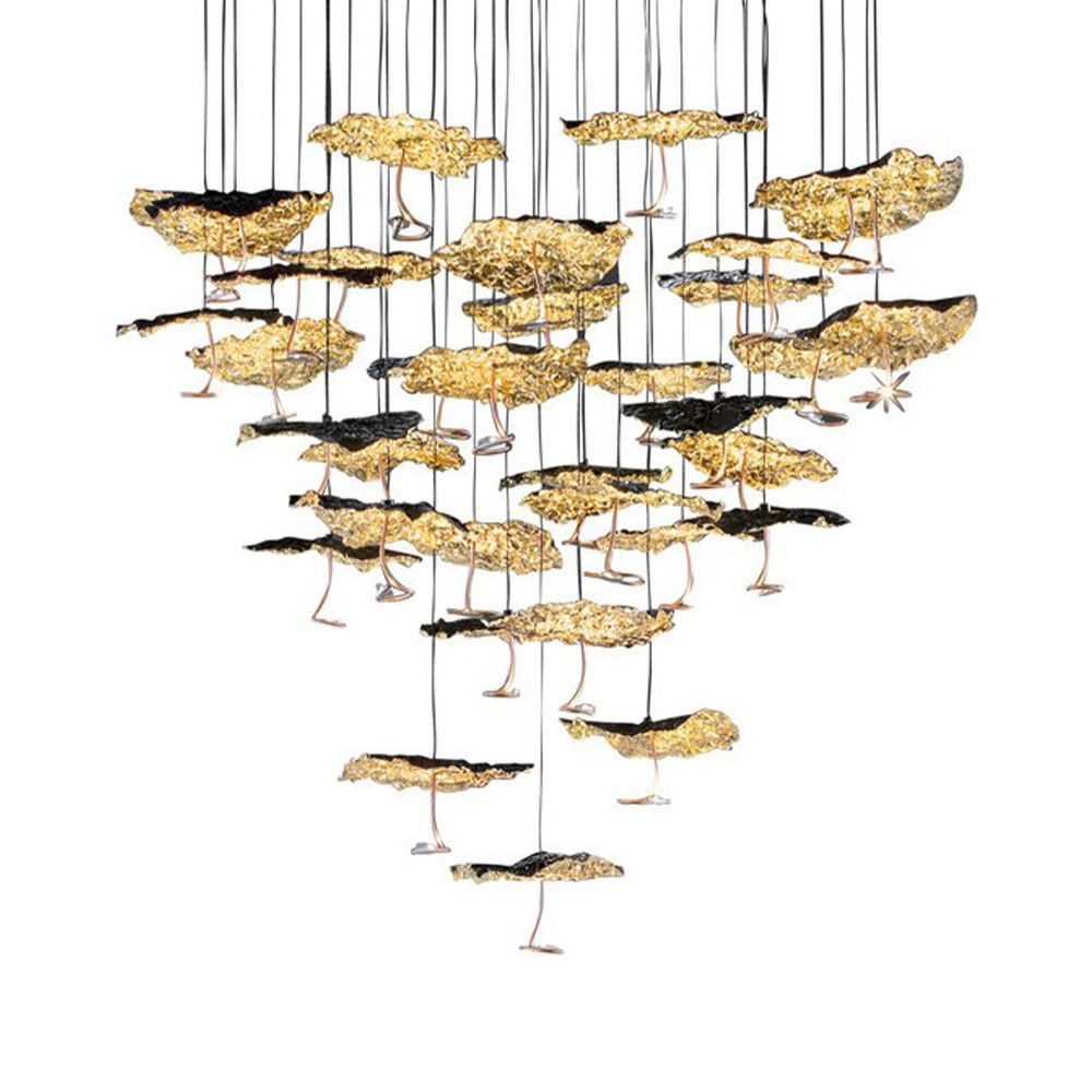Catellani & Smith Gold Moon Chandelier: luxuriöse LED Pendelleuchte mit warmweißem Licht und asymmetrischer Anordnung.