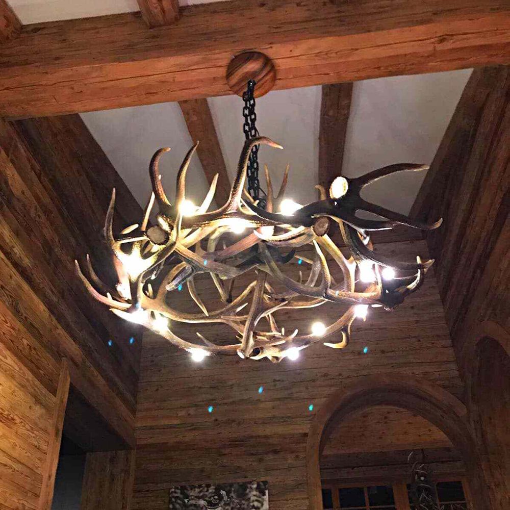 Chalet Hirschgeweihlampe Ø 120cm: Einzigartige Lampe aus echten Hirschgeweihen für stilvolle Räume.