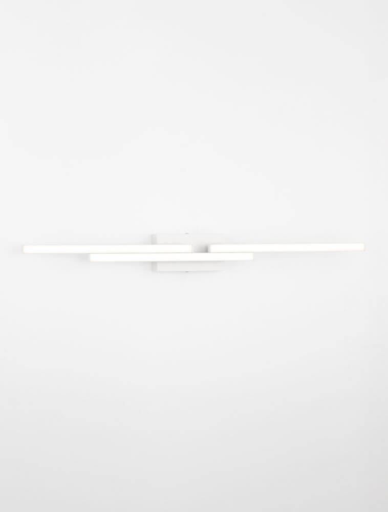 Chart LED Wandleuchte 3-flammig 3000K in modernem Design mit mattem Gold und hochwertigem Kunststoff.