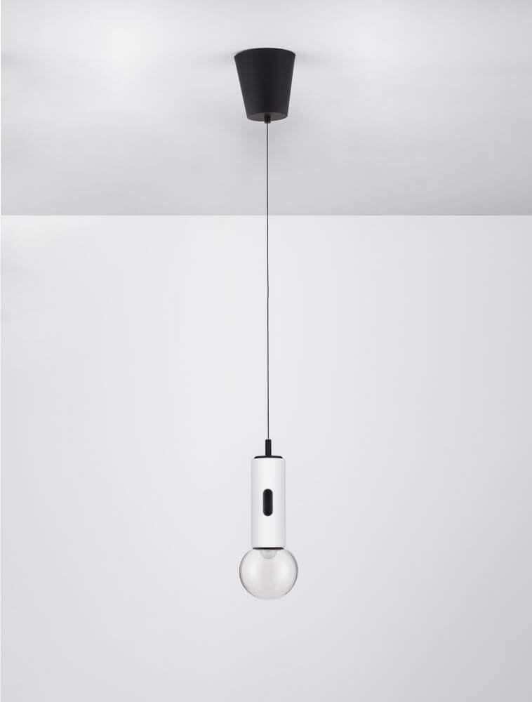 Chronos LED Pendelleuchte 3000K mit schwarzem Aufhängesystem und modernem Design.