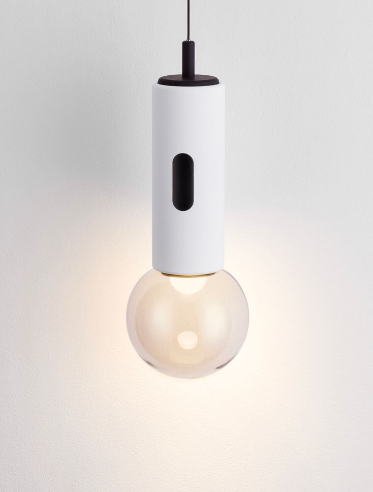 Chronos LED Pendelleuchte 3000K in modernem Design, hochwertige Materialien, dimmbar über Touch-Funktion.