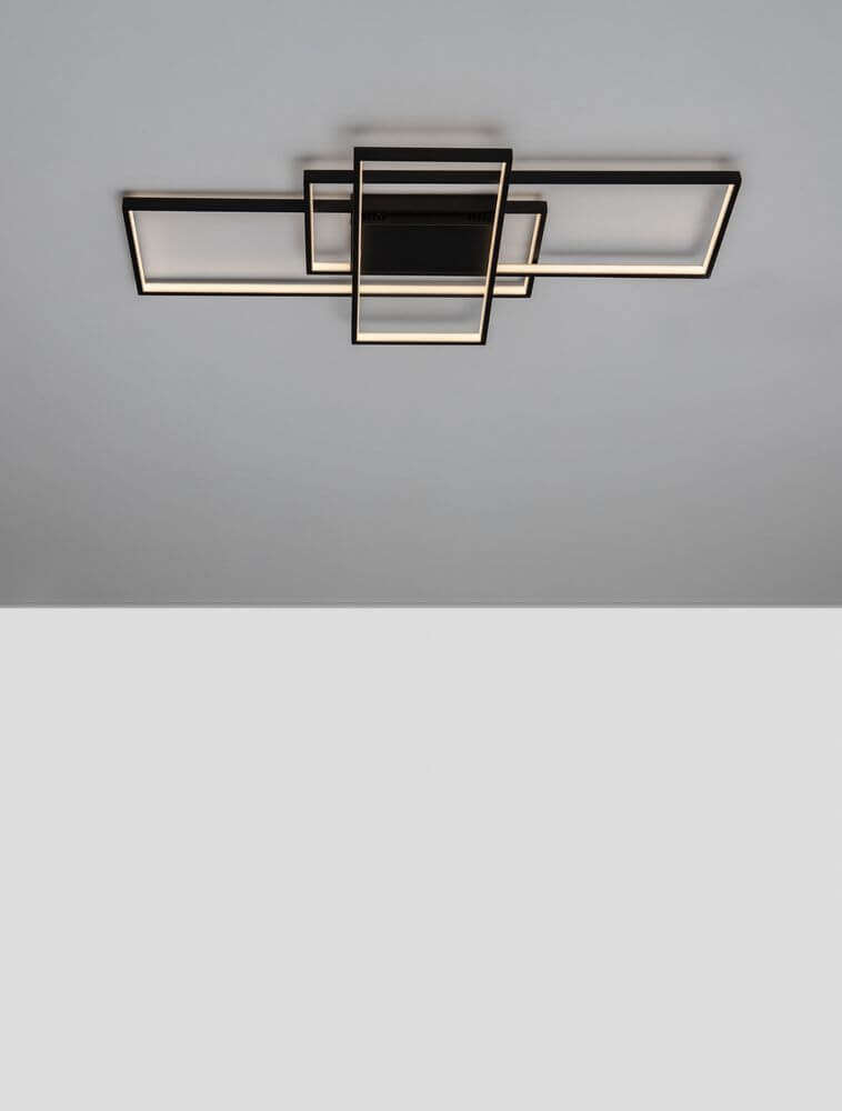 Clea LED Deckenleuchte 100cm 3-flammig 2700, 5000K im modernen Design mit überlappenden Rechtecken.