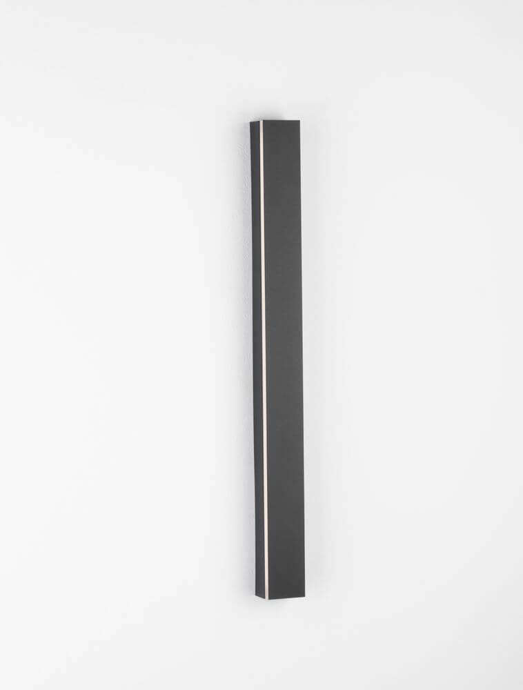 Colby LED Wandleuchte 3000K Schwarz in schwarzem Aluminium-Körper, minimalistisches Design mit warmweißem Licht.