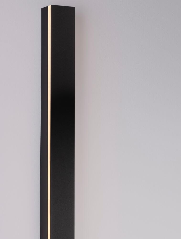 Colby LED Wandleuchte 3000K Schwarz mit schwarzem Aluminium-Körper und warmweißem Licht.