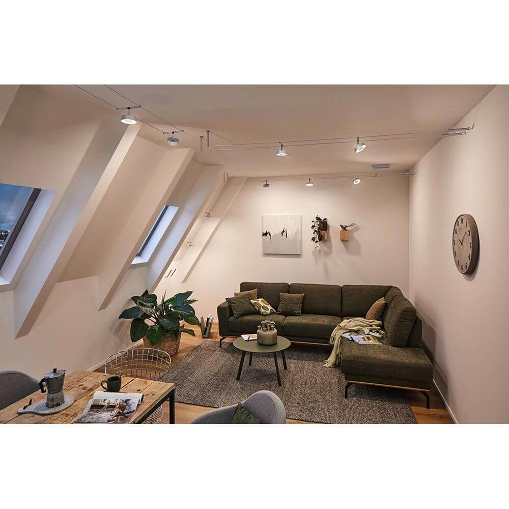 CorDuo LED Seilsystem Circle Basis-Set Chrom in eleganter Wohnzimmereinrichtung.